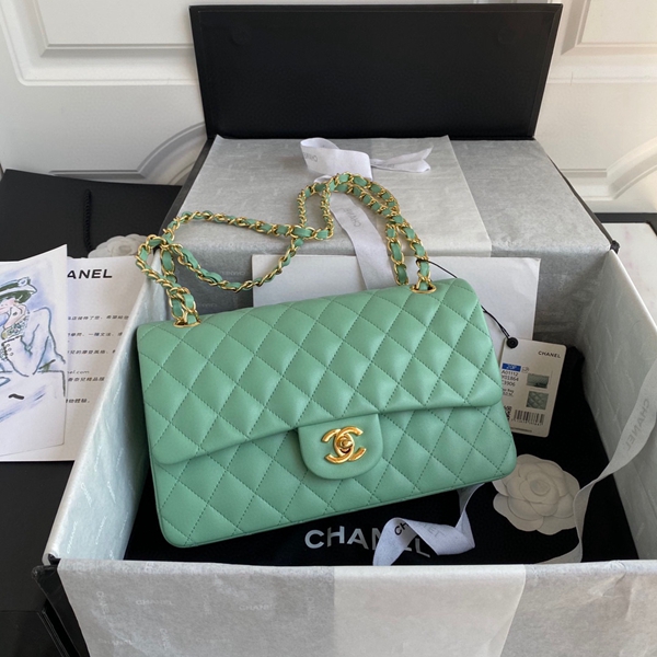 シャネルバッグレプリカ正面デザイン